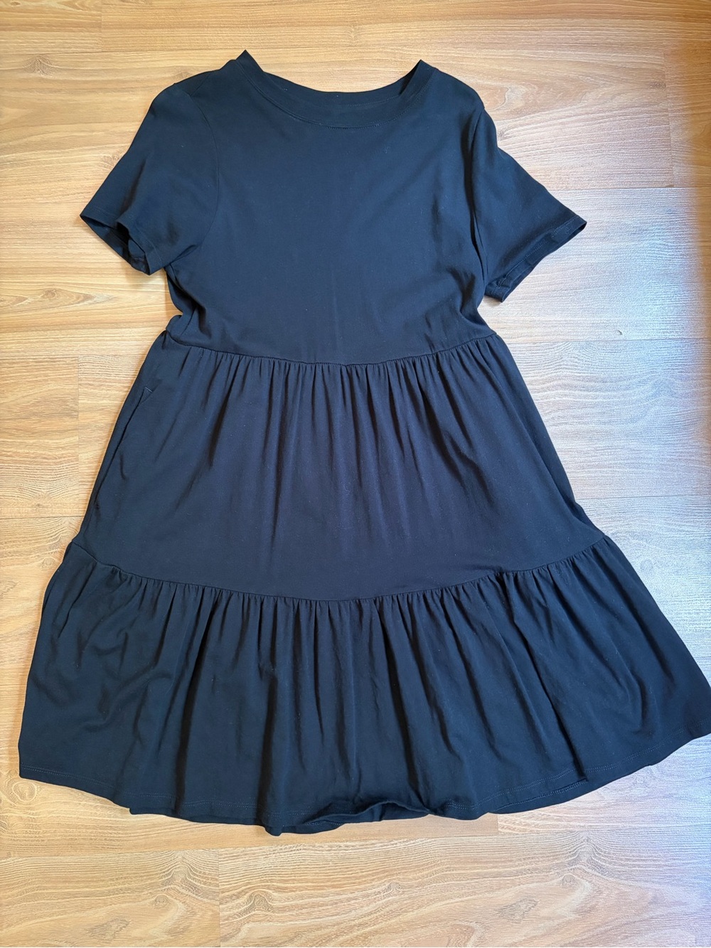 Old Navy Black tiered tee shirt dress small